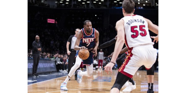 Los Brooklyn Nets ya luchan por competir por un trofeo de campeonato